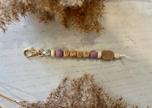 Load image into Gallery viewer, MAMA Keychain