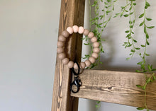 Load image into Gallery viewer, Wristlet Keychain