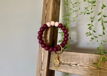 Load image into Gallery viewer, Wristlet Keychain