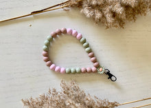Load image into Gallery viewer, Teardrop Wristlet Keychain