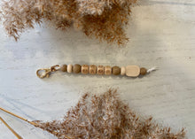 Load image into Gallery viewer, MAMA Keychain
